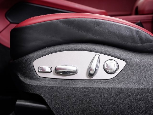 Used 2025 Porsche Macan image 11