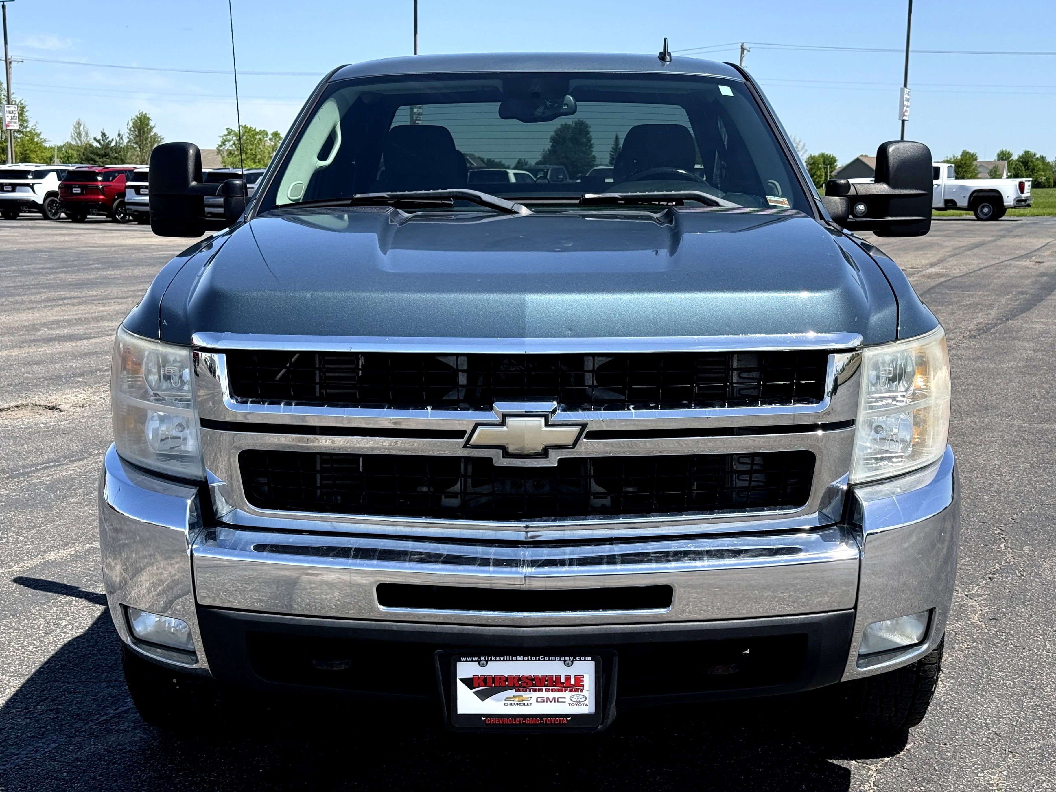 Used 2009 Chevrolet Silverado 2500 LT w/ Exterior Plus Package AWD/4WD image 9