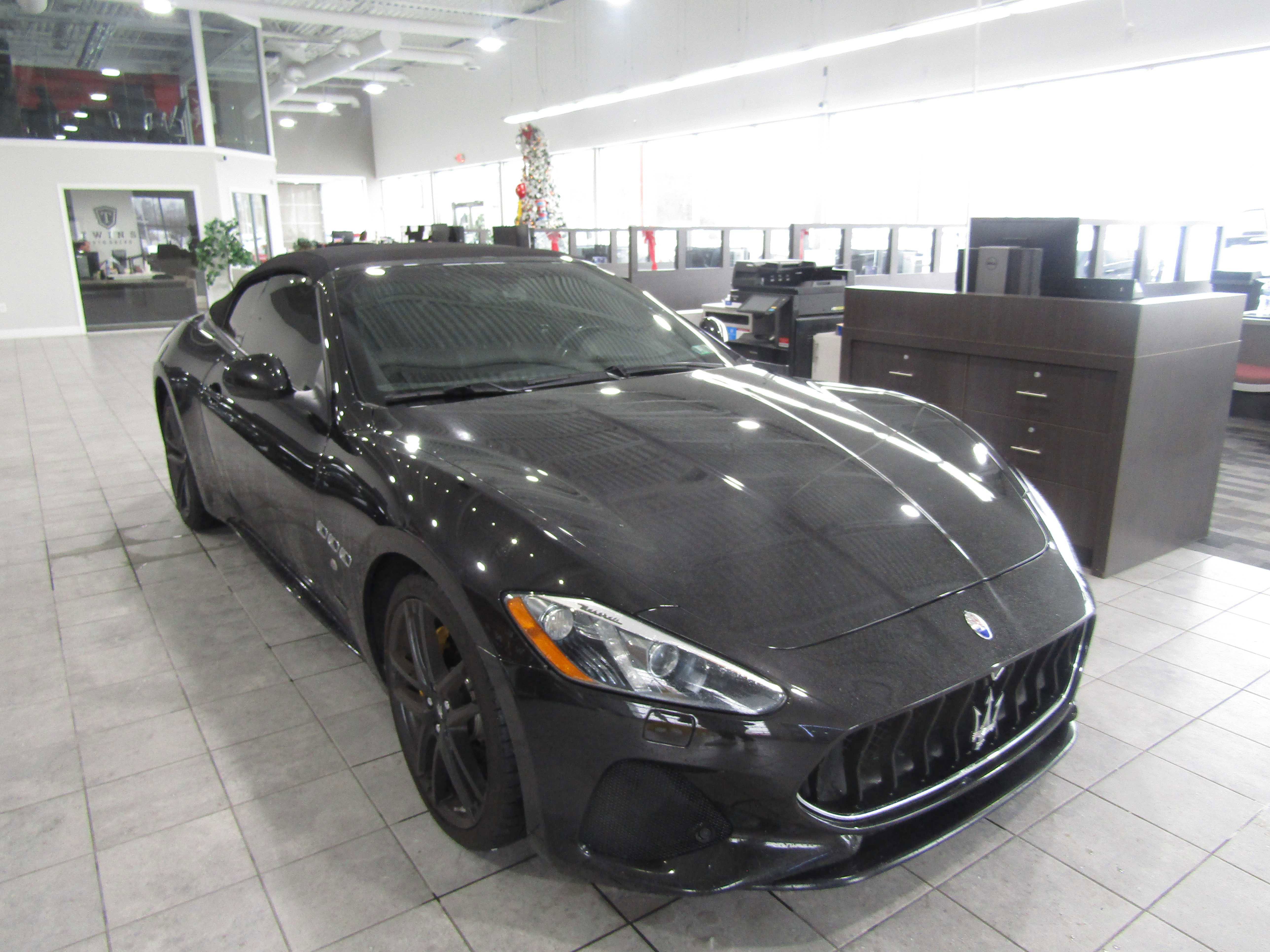 Used 2018 Maserati GranTurismo Sport image 2