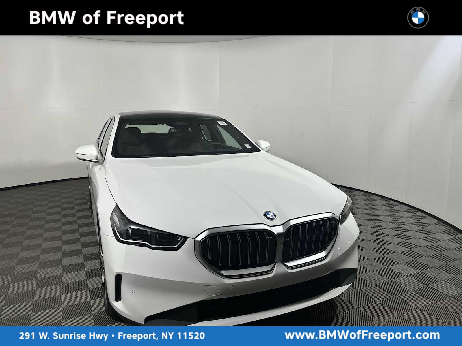 New 2026 BMW 530i xDrive w/ Premium Package