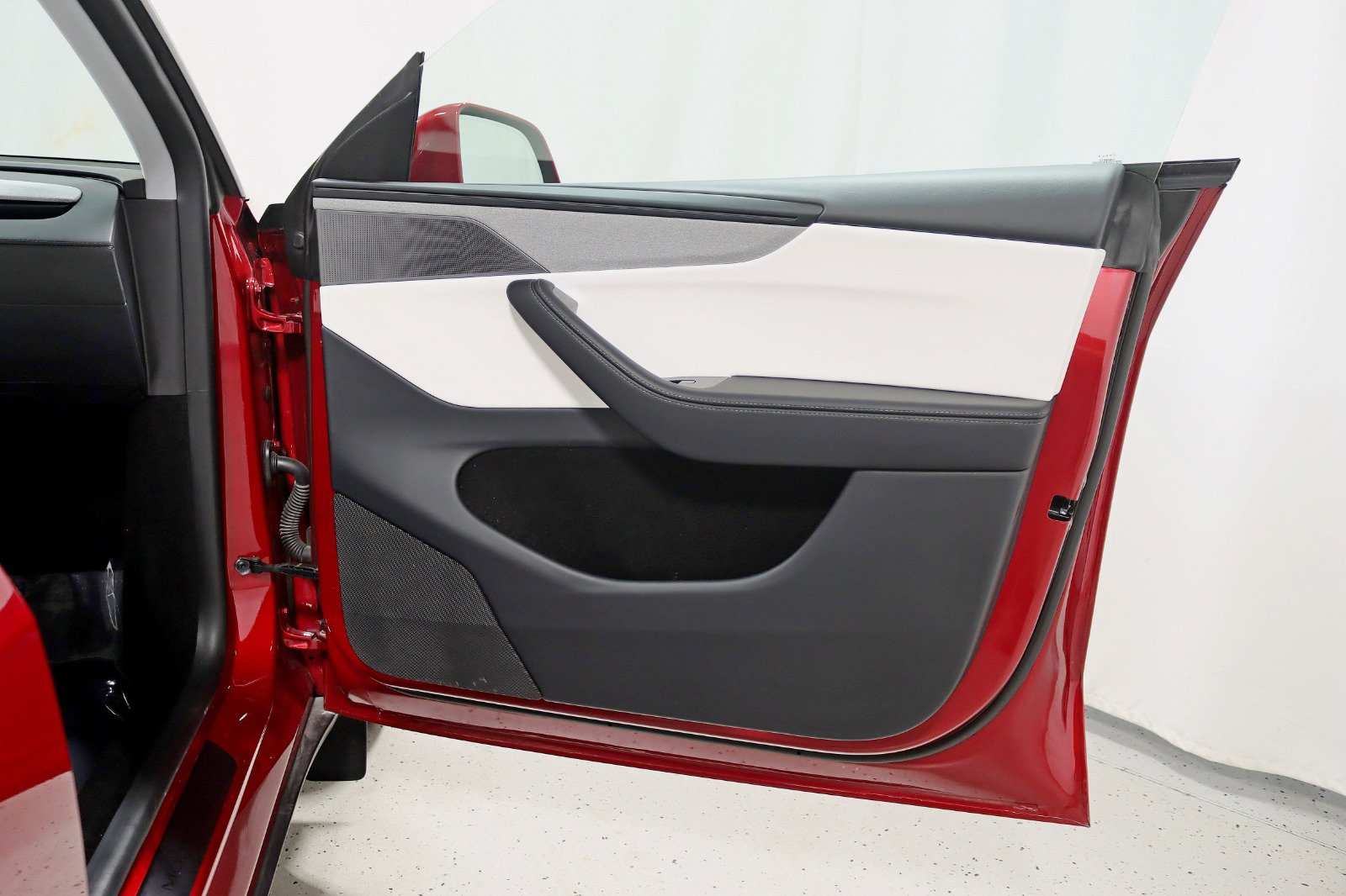 Used 2026 Tesla Model Y AWD image 35