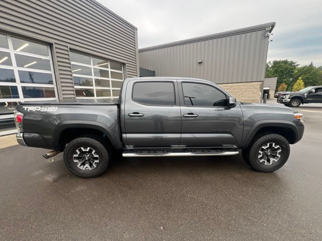Used 2022 Toyota Tacoma TRD Off-Road AWD/4WD image 4