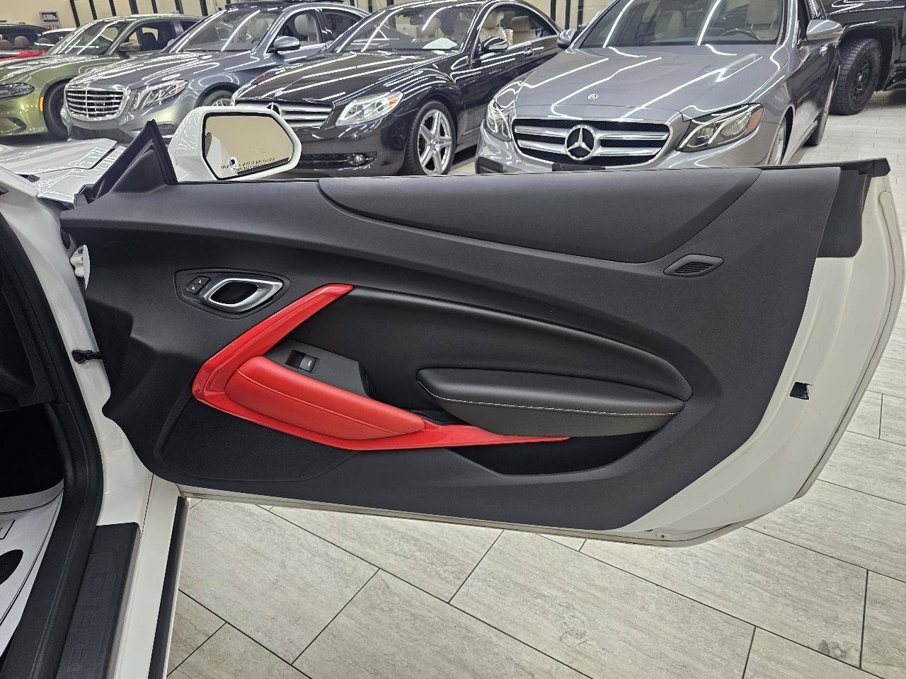 Used 2019 Chevrolet Camaro SS RWD image 31
