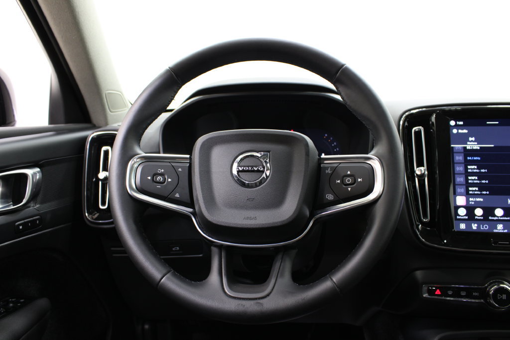 Used 2026 Volvo XC40 B5 Plus AWD/4WD image 24