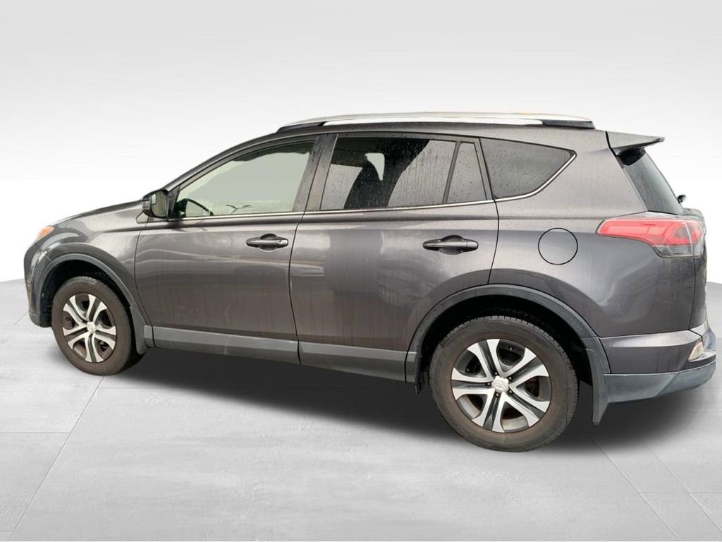 Used 2016 Toyota RAV4 LE image 7