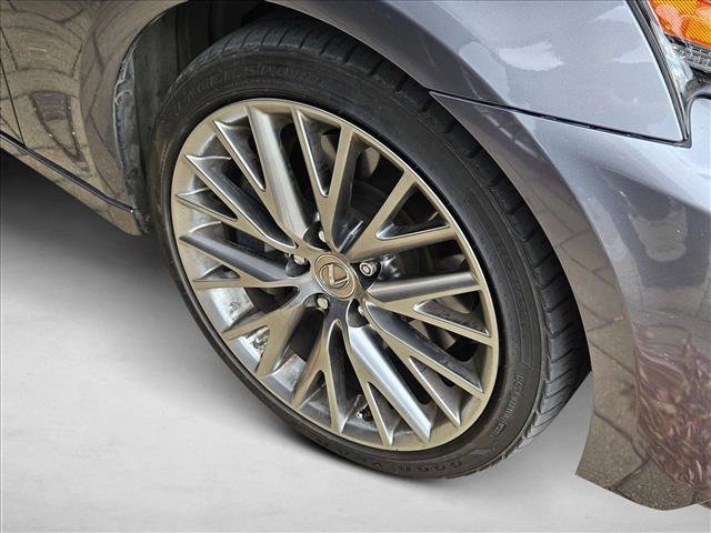 Used 2016 Lexus IS 200t image 4