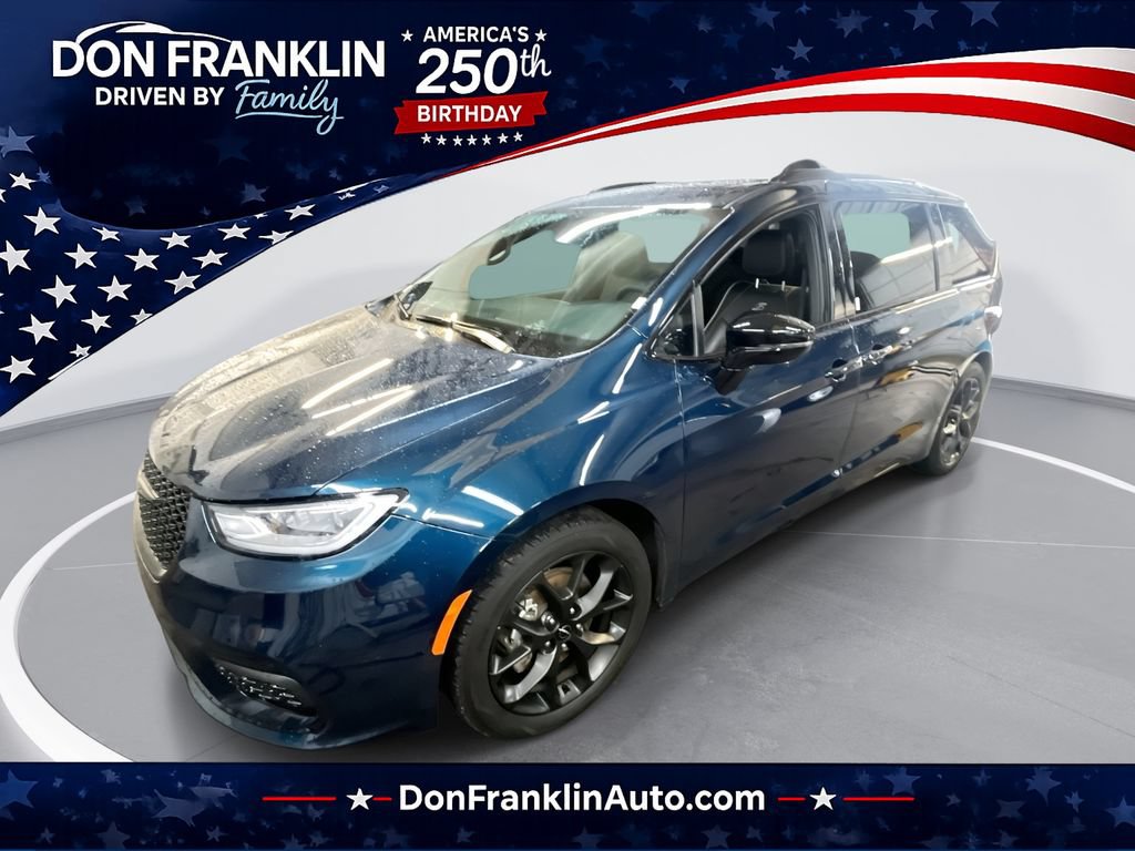 Used 2025 Chrysler Pacifica Limited