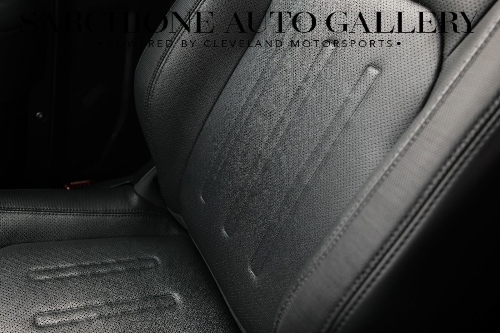 Used 2022 Land Rover Defender 90 X-Dynamic S image 25