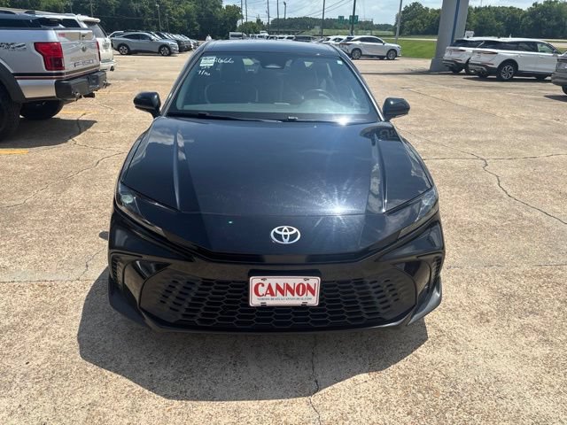 Used 2025 Toyota Camry SE FWD image 4