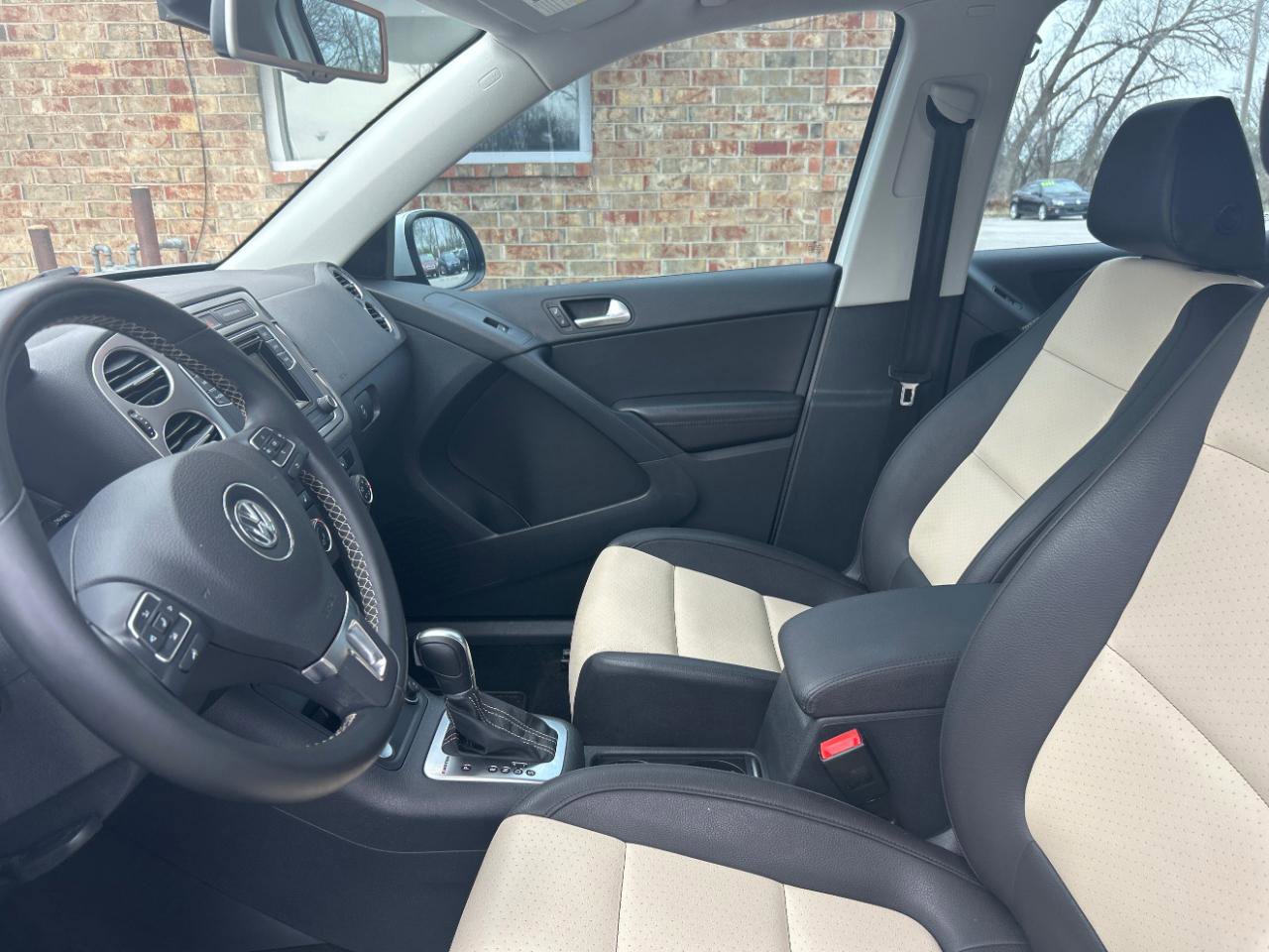 Used 2016 Volkswagen Tiguan S image 18