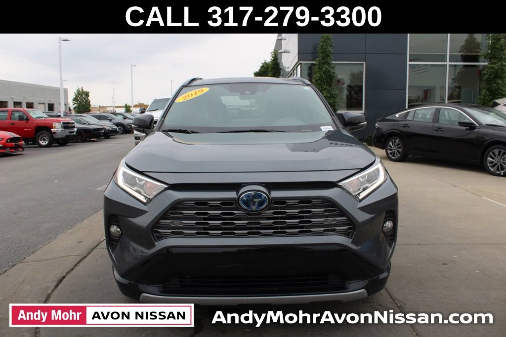 Used 2019 Toyota RAV4 XSE AWD/4WD image 2