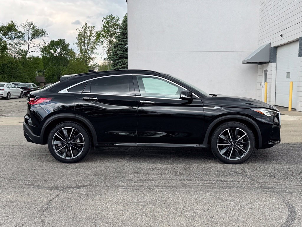 Used 2025 INFINITI QX55 Luxe AWD/4WD image 2