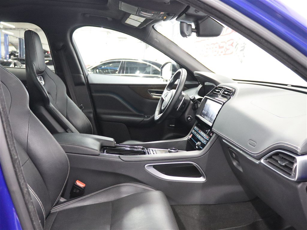 Used 2019 Jaguar F-PACE S AWD/4WD image 29