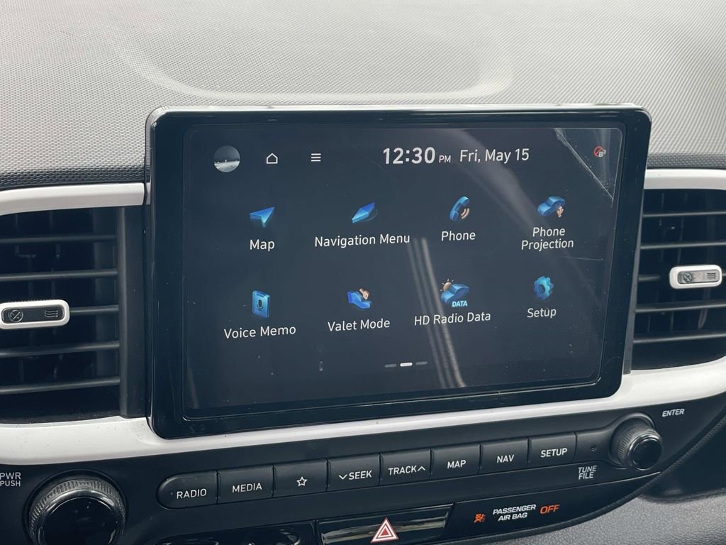 Certified 2022 Hyundai Venue Limited w/ Cargo Package FWD image 12