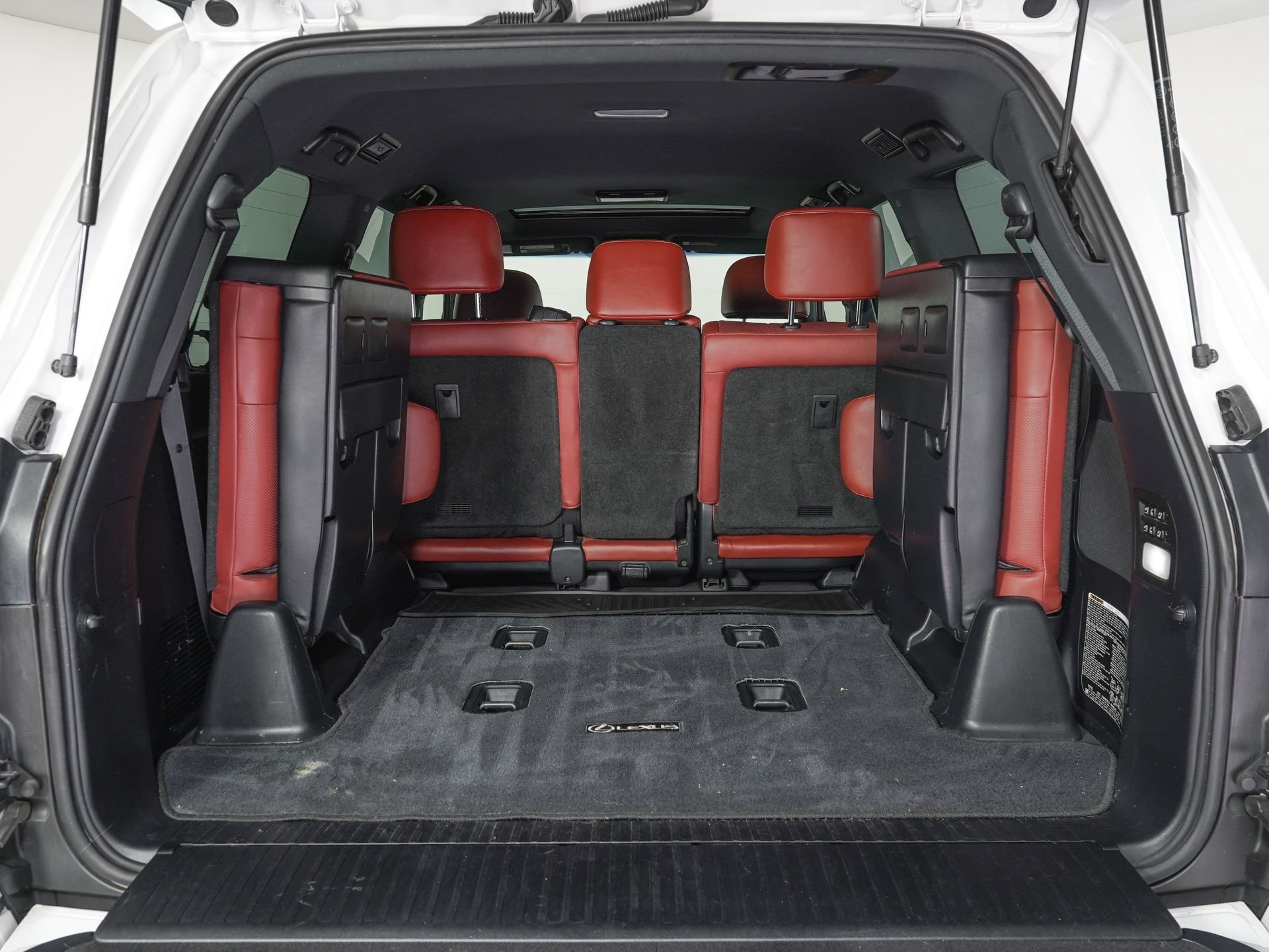 Used 2021 Lexus LX 570 4WD w/ Sport Package image 12