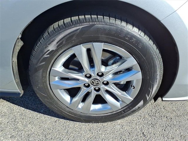 Used 2022 Toyota Sienna Limited image 32