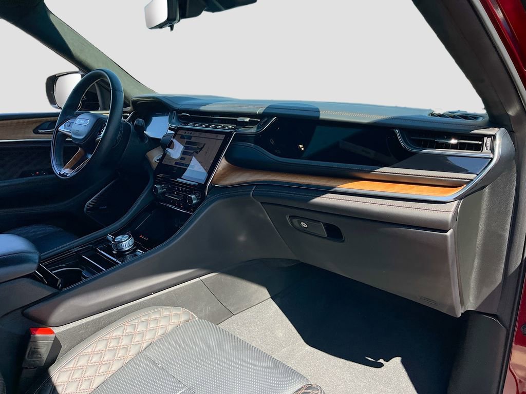 Used 2025 Jeep Grand Cherokee L Summit image 32