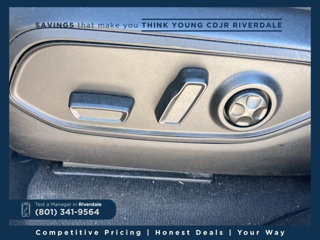 Used 2023 Jeep Grand Cherokee Altitude image 14