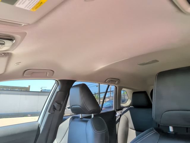 Certified 2025 Toyota Corolla Cross XLE FWD image 21