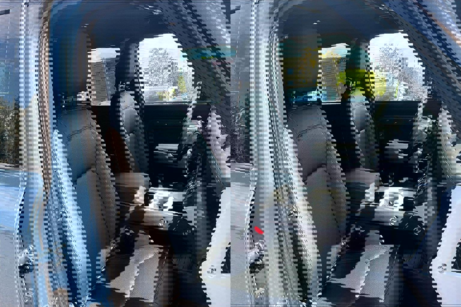 Used 2025 Land Rover Defender 110 S image 7