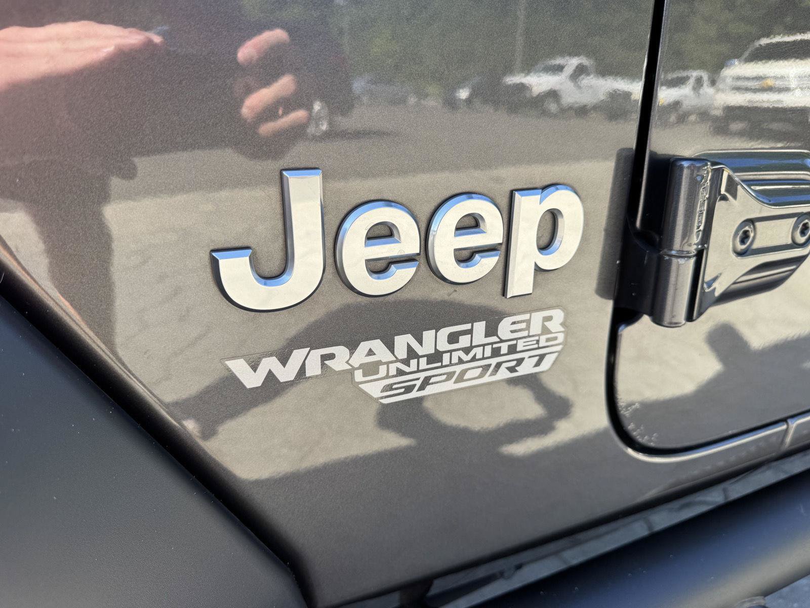 Used 2018 Jeep Wrangler Unlimited Sport AWD/4WD image 16