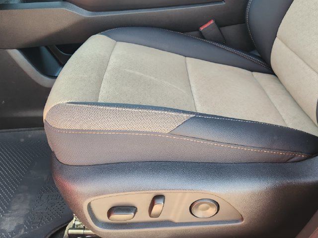 Certified 2026 Chevrolet Equinox ACTIV w/ Convenience Package III FWD image 23