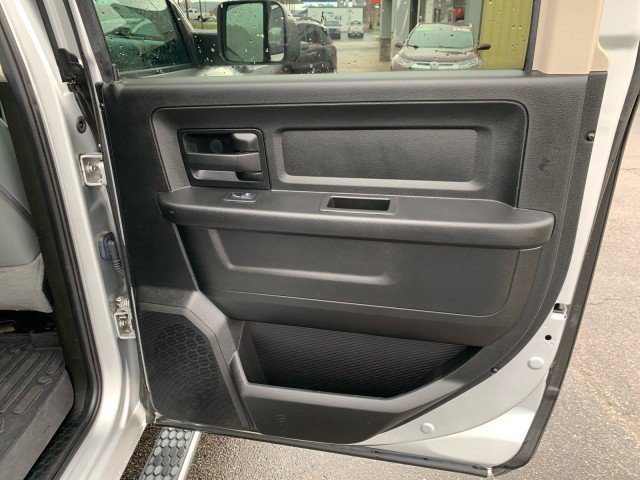 Used 2018 RAM 2500 Tradesman w/ Chrome Appearance Group image 16