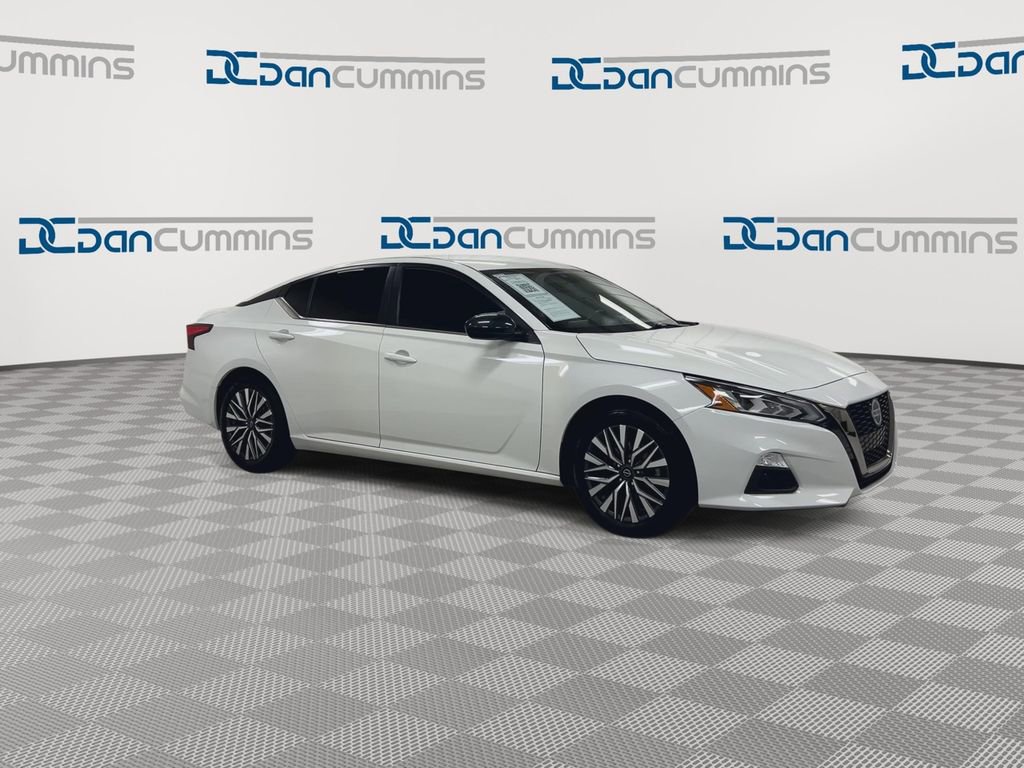 Used 2022 Nissan Altima 2.5 SR FWD image 2