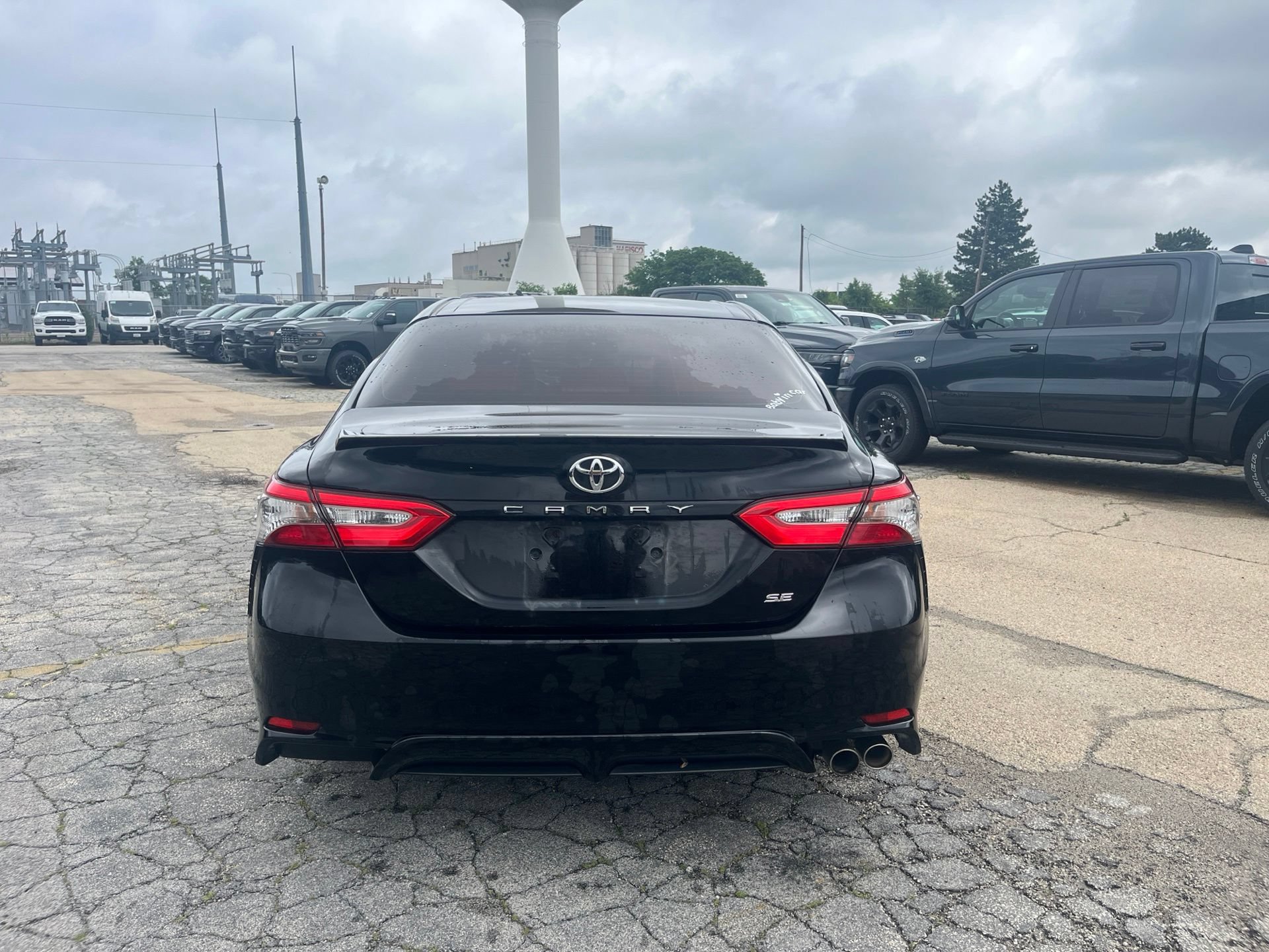 Used 2018 Toyota Camry SE w/ Moonroof Package FWD image 7