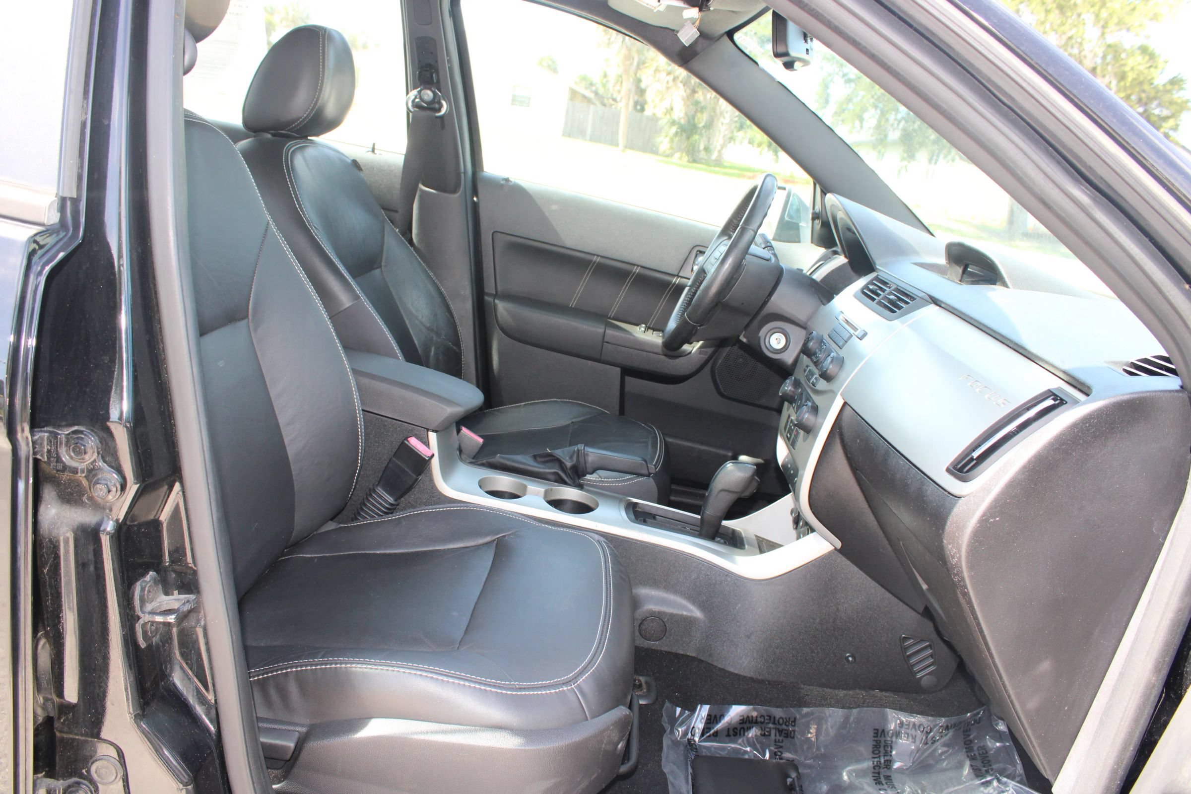 Used 2011 Ford Focus SEL w/ 301A Rapid Spec Order Code FWD image 26