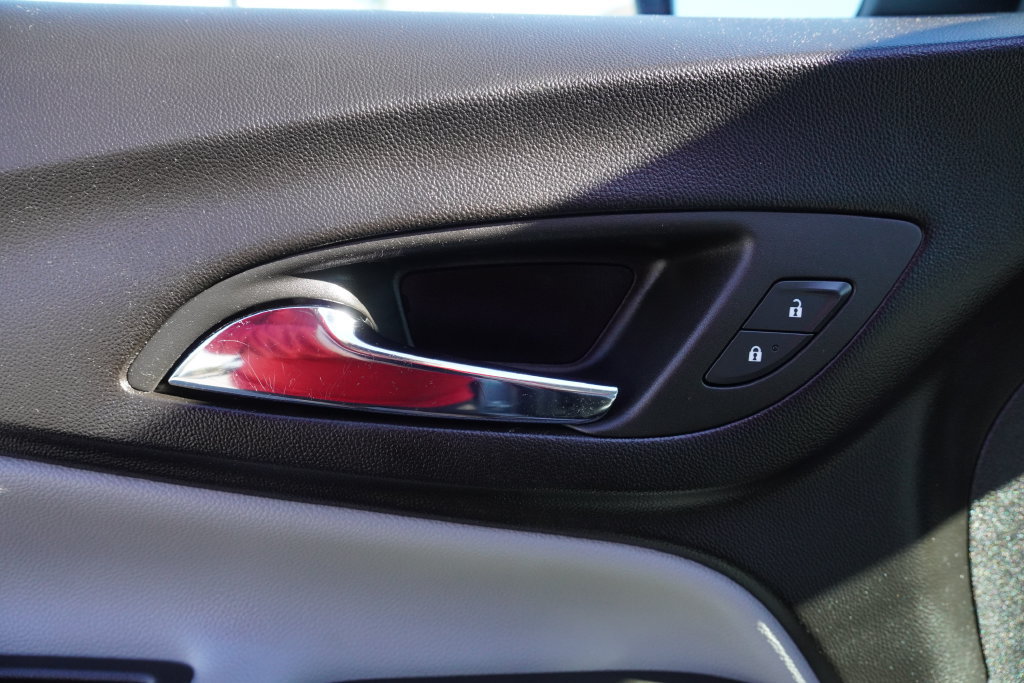 Used 2024 Chevrolet Equinox LS FWD image 17