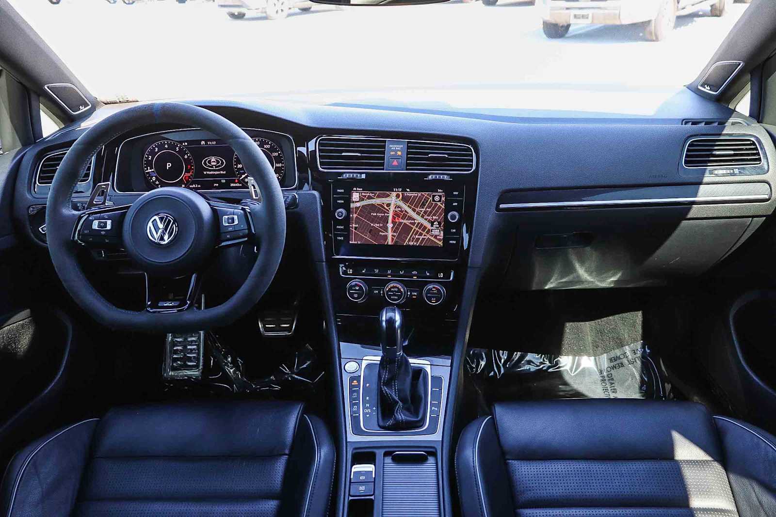 Used 2019 Volkswagen Golf R 4-Door image 12