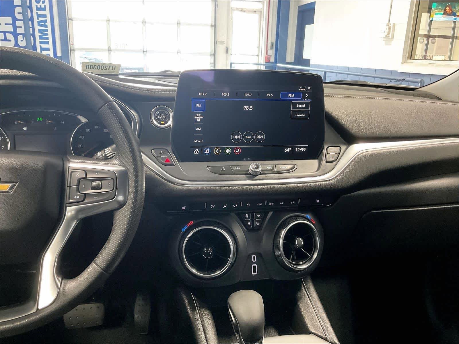 Used 2025 Chevrolet Blazer LT AWD/4WD image 18