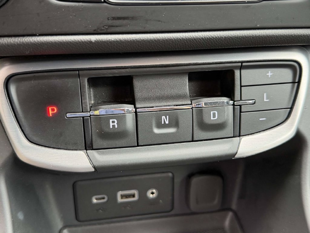 Used 2024 GMC Terrain SLE AWD/4WD image 19