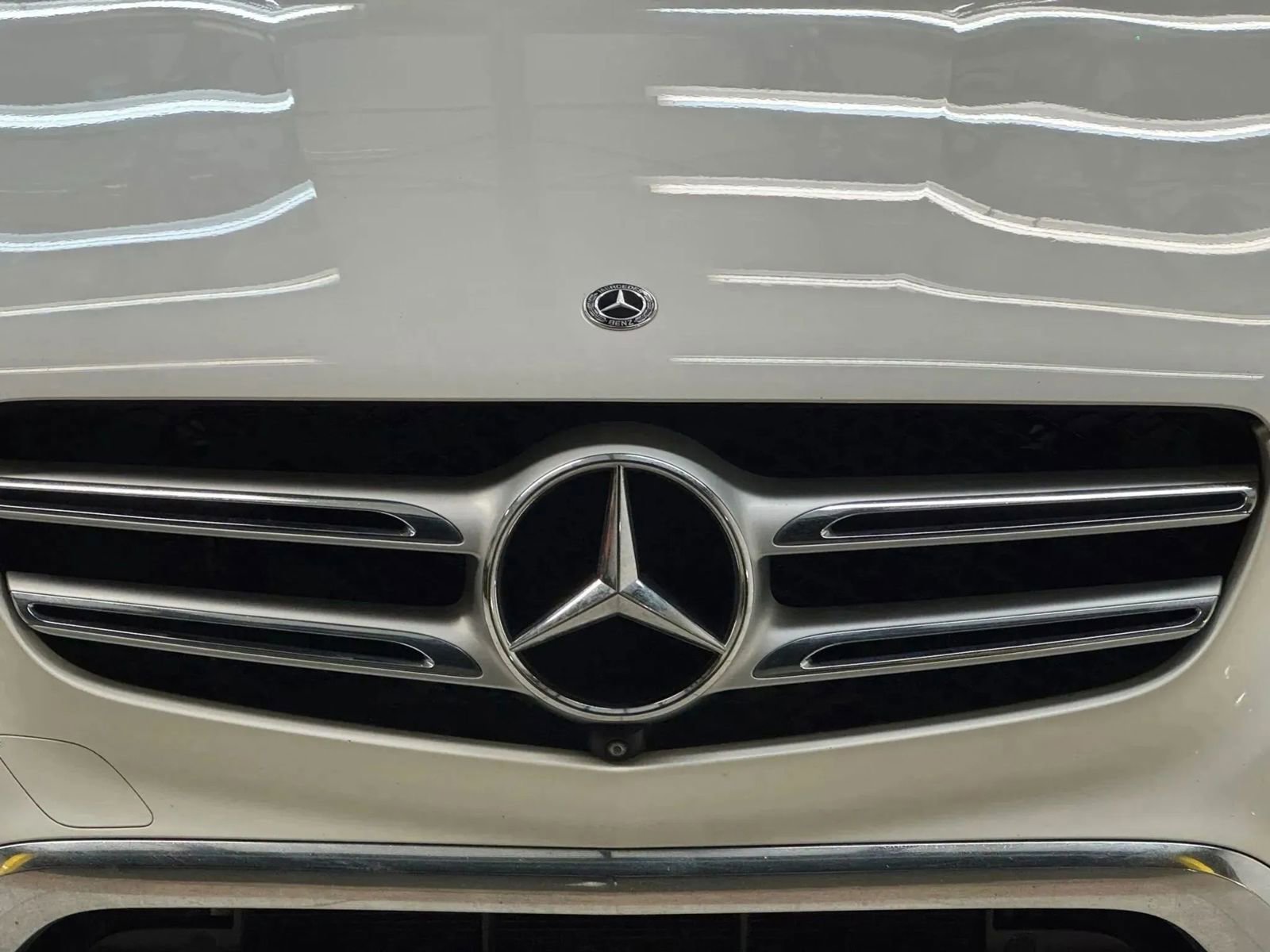 Used 2018 Mercedes-Benz GLC 300 w/ Premium Package image 5