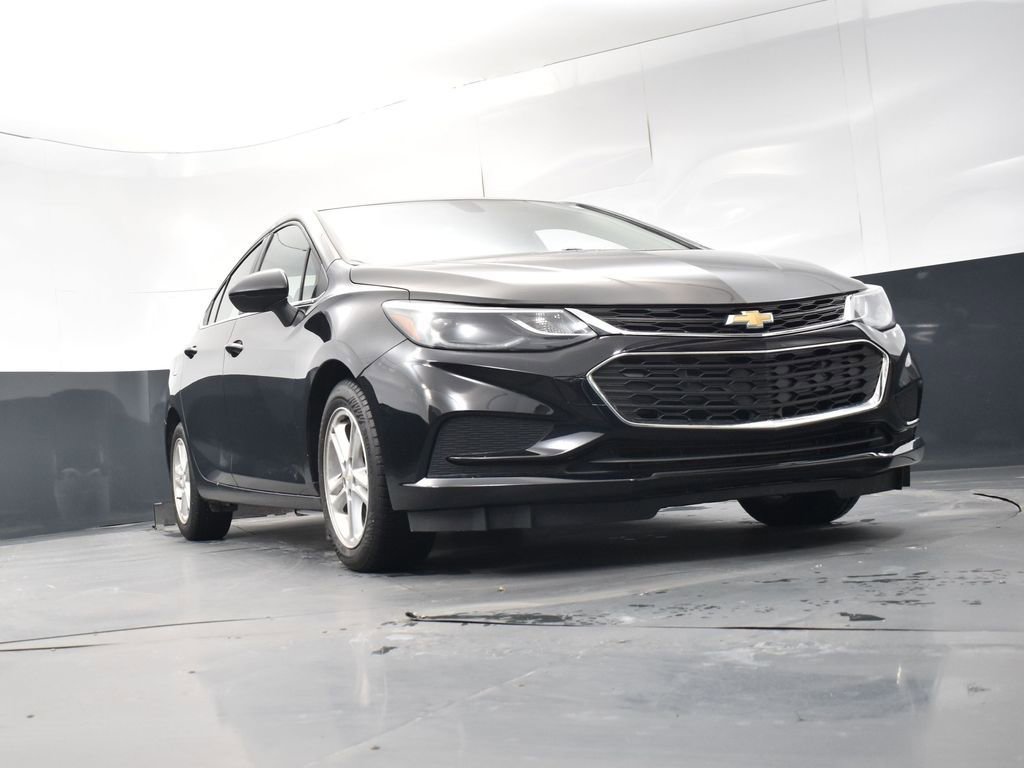 Used 2018 Chevrolet Cruze LT w/ LT True North Edition image 29
