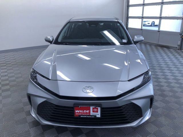 Used 2025 Toyota Camry LE image 7