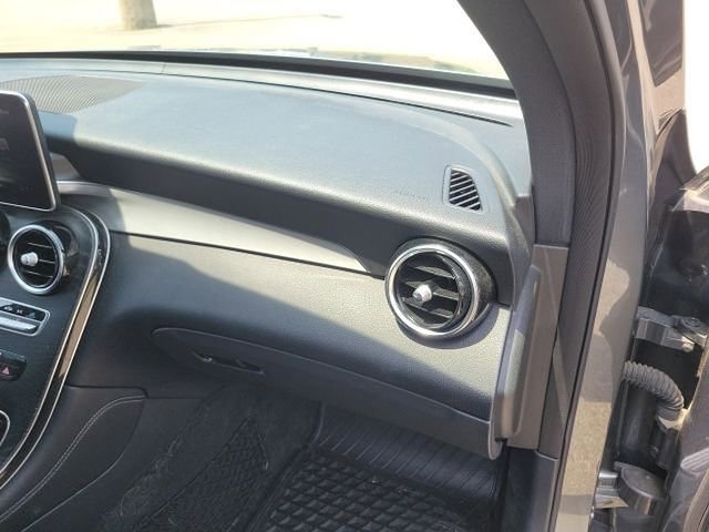 Used 2019 Mercedes-Benz GLC 300 4MATIC image 8