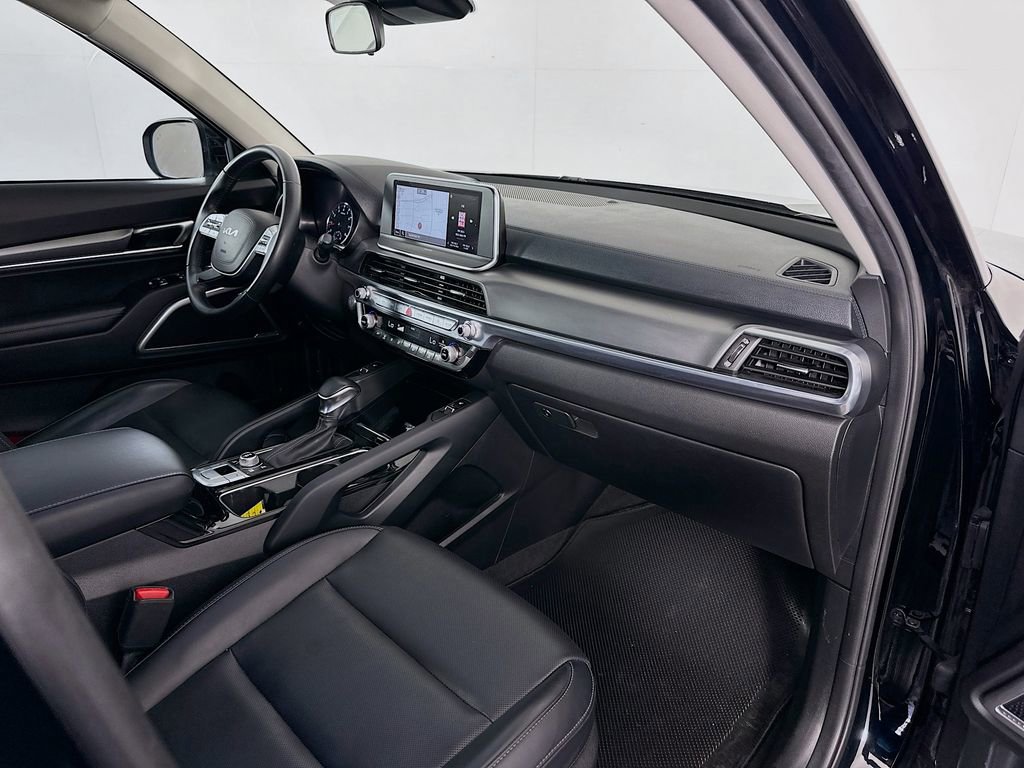 Used 2022 Kia Telluride S image 32