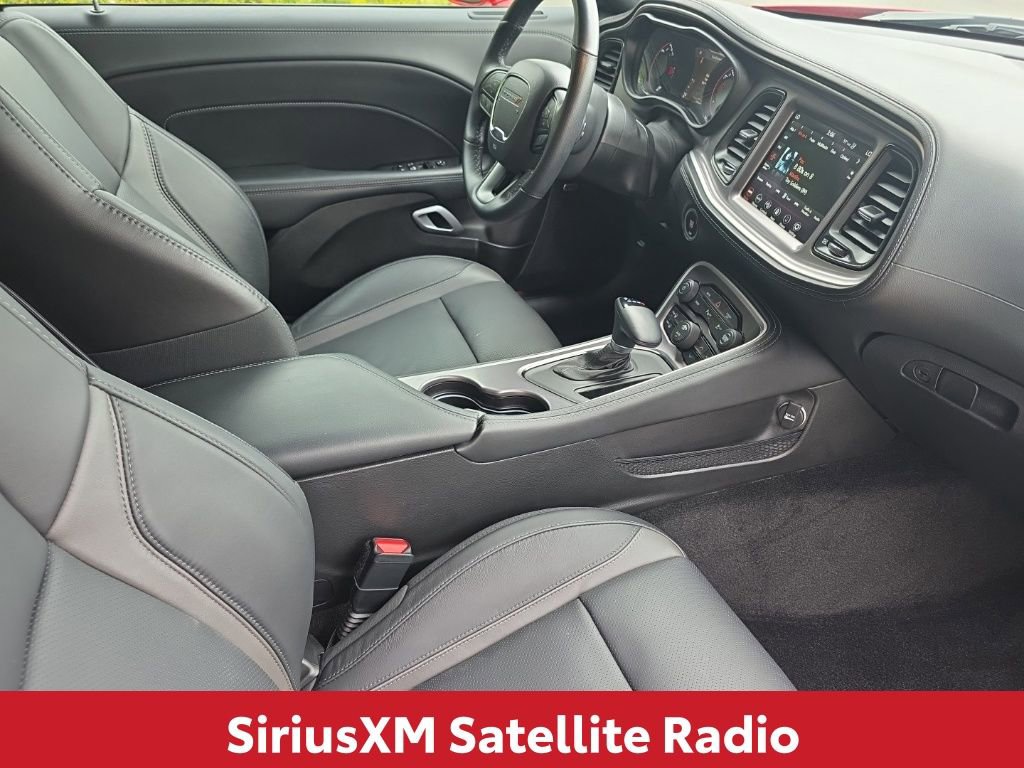 Used 2022 Dodge Challenger SXT w/ Plus Package image 17