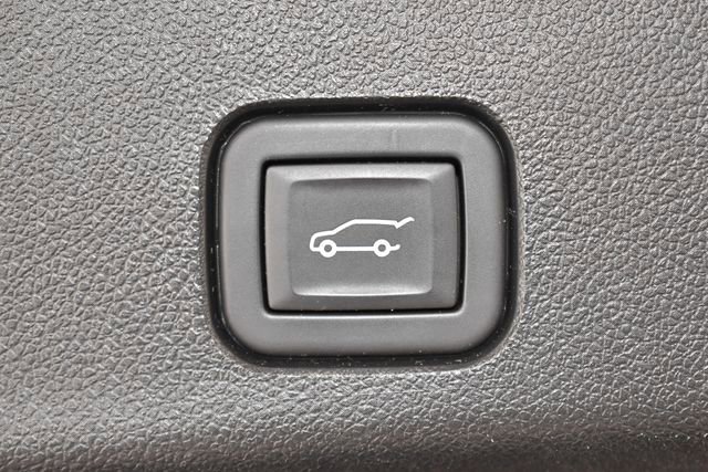 Used 2024 Chevrolet Traverse RS w/ LPO, Floor Liner Package AWD/4WD image 17