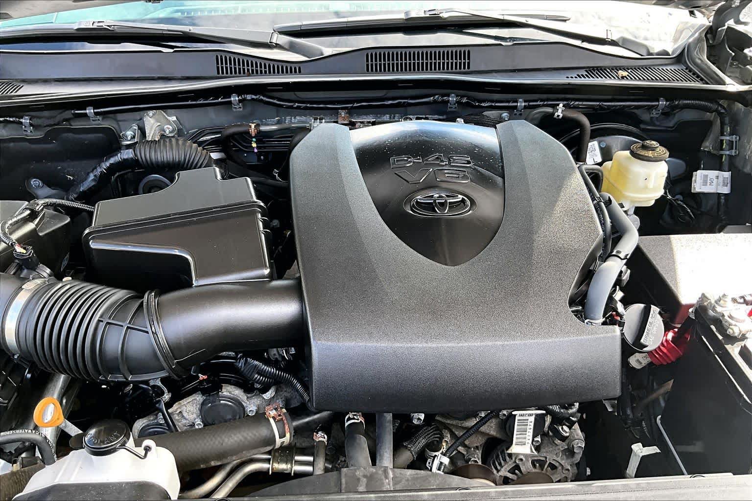 Used 2021 Toyota Tacoma SR AWD/4WD image 31