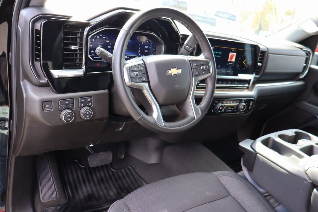 Used 2024 Chevrolet Silverado 2500 LT w/ All Star Edition image 4