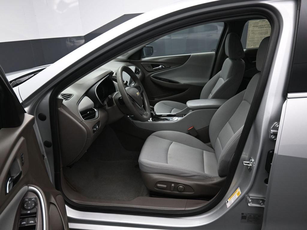 Used 2022 Chevrolet Malibu LS w/ Driver Confidence Package II image 9
