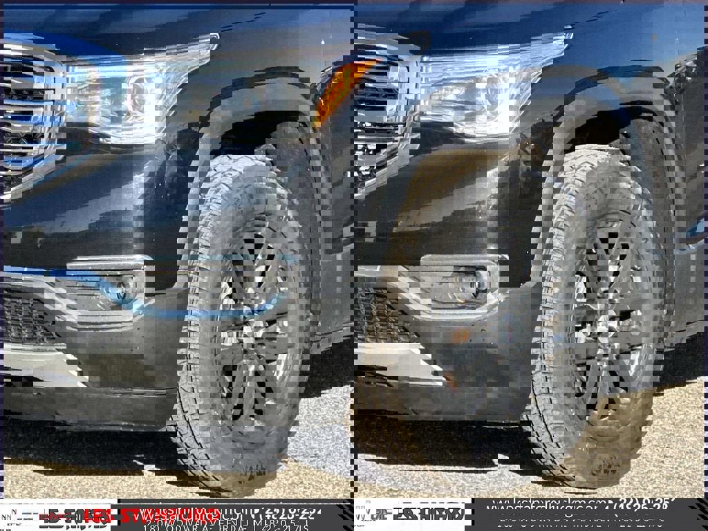 Used 2018 GMC Acadia SLT w/ LPO, Floor Liner Package image 9