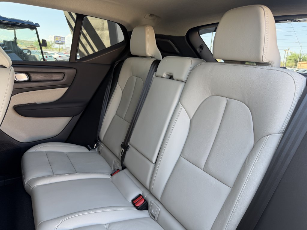 Used 2023 Volvo XC40 B4 Plus w/ Protection Package Premier FWD image 36