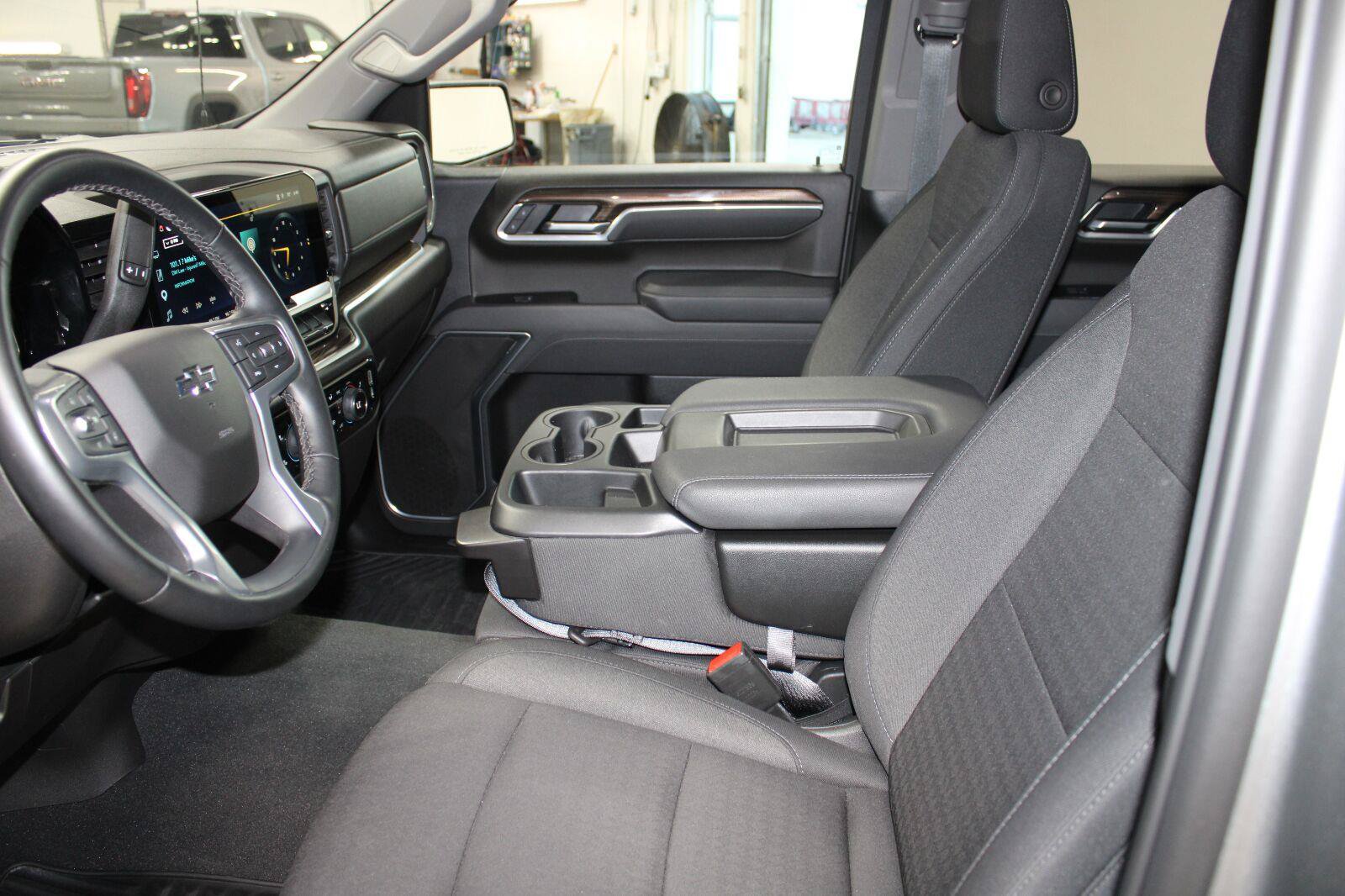 Used 2026 Chevrolet Silverado 1500 RST AWD/4WD image 33