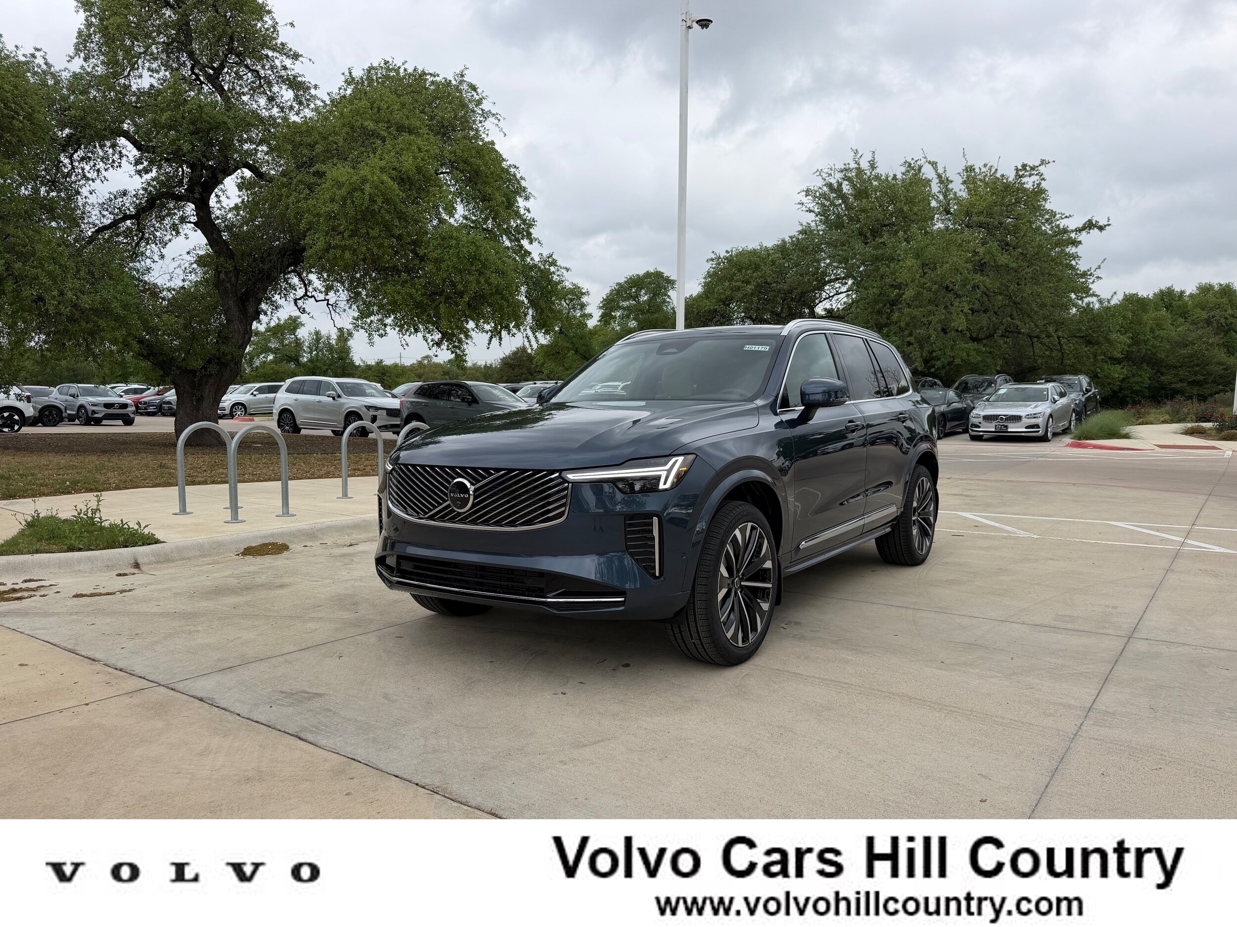 New 2026 Volvo XC90 B5 Plus w/ Protection Package Premier