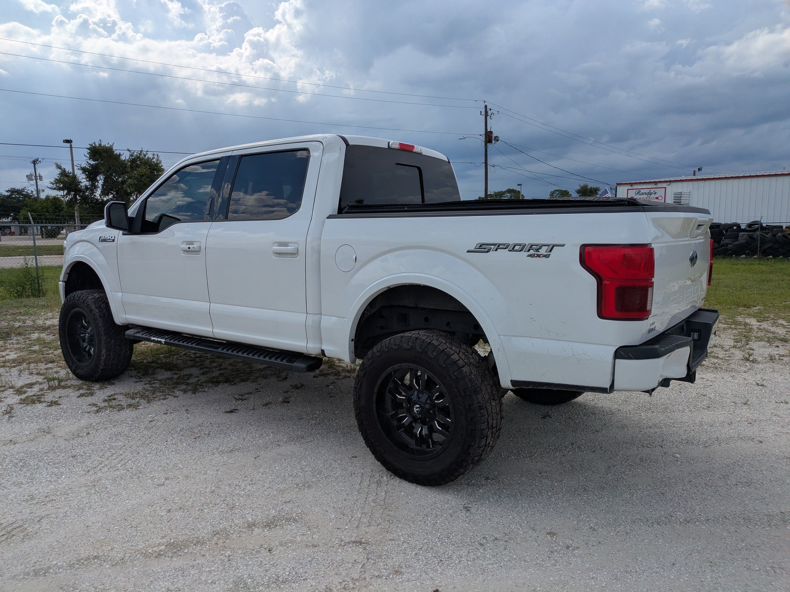 Used 2020 Ford F150 Lariat w/ Equipment Group 502A Luxury AWD/4WD image 6