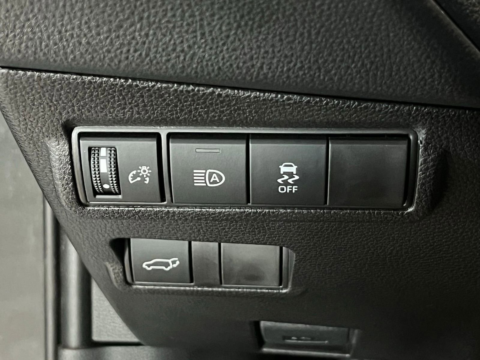 Used 2026 Toyota Corolla Cross XLE w/ Convenience Package FWD image 35